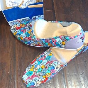 NWT BOB shoes with dogs 9.5 W